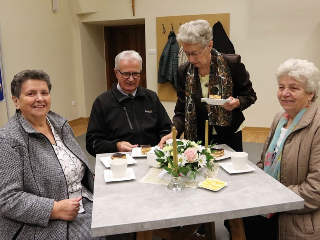 Kawiarenka parafialna już otwarta! Pyszne ciasto, kawa i herbata