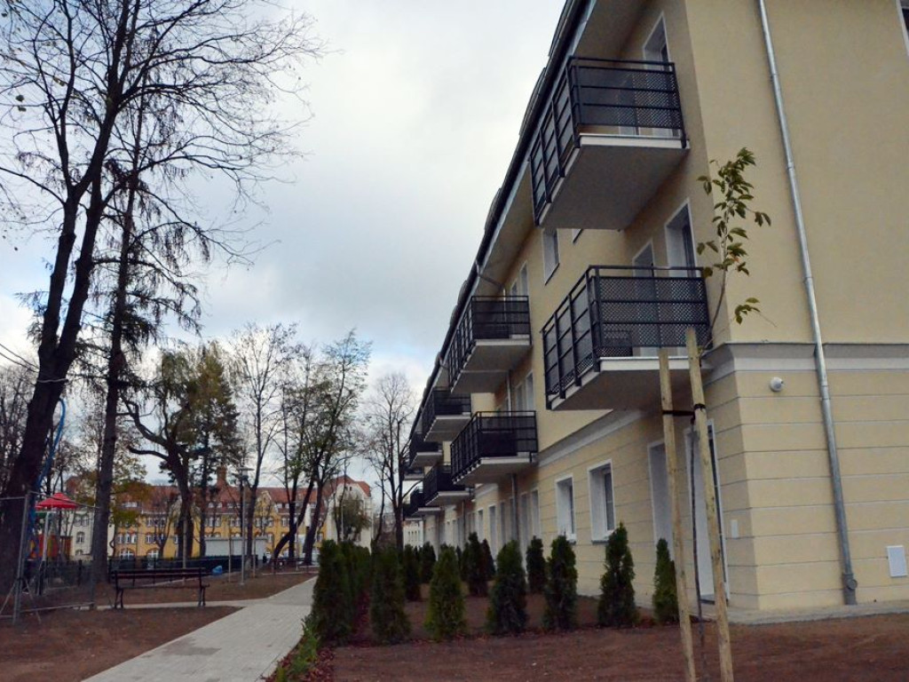 Przekazali klucze do mieszkań nowego TBS-u. Otwarty został też plac zabaw