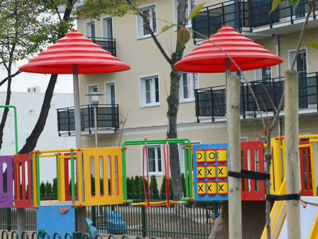 Przekazali klucze do mieszkań nowego TBS-u. Otwarty został też plac zabaw