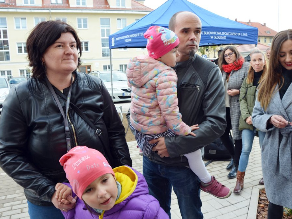 Przekazali klucze do mieszkań nowego TBS-u. Otwarty został też plac zabaw
