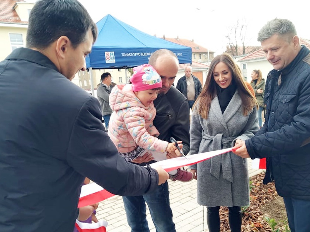 Przekazali klucze do mieszkań nowego TBS-u. Otwarty został też plac zabaw