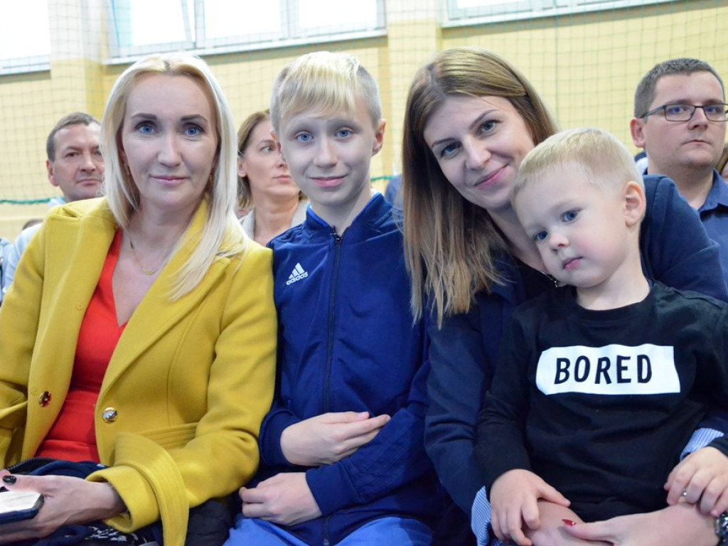 Witaj szkoło! Pasowanie uczniów klas pierwszych w miejskiej ósemce