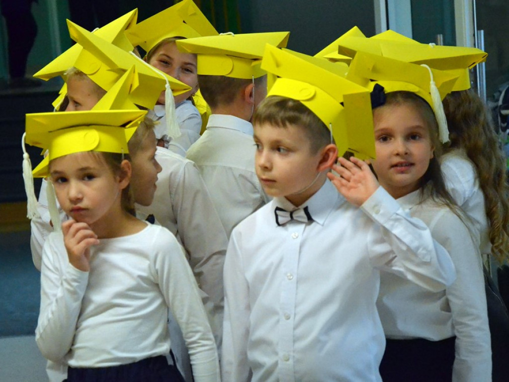 Witaj szkoło! Pasowanie uczniów klas pierwszych w miejskiej ósemce