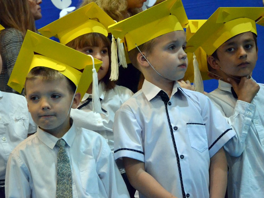 Witaj szkoło! Pasowanie uczniów klas pierwszych w miejskiej ósemce