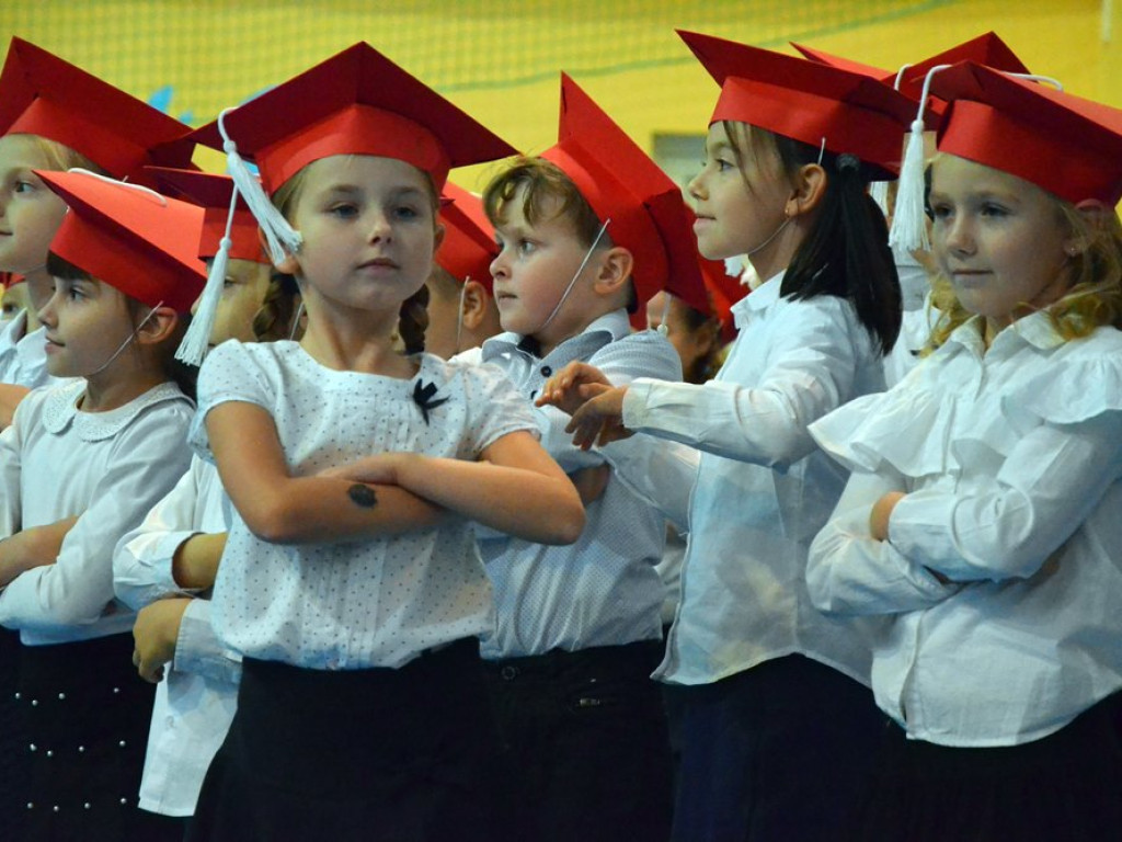 Witaj szkoło! Pasowanie uczniów klas pierwszych w miejskiej ósemce