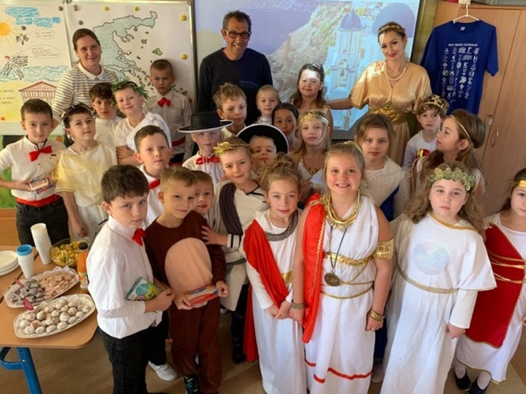 Świetna zabawa w Aslanie. Dzień kolorowy połączony z edukacją
