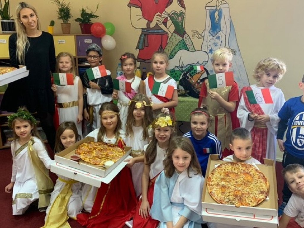 Świetna zabawa w Aslanie. Dzień kolorowy połączony z edukacją