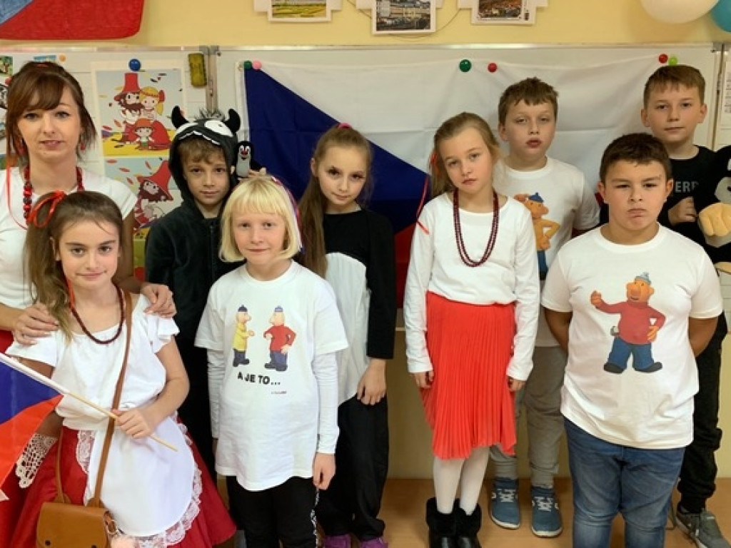 Świetna zabawa w Aslanie. Dzień kolorowy połączony z edukacją