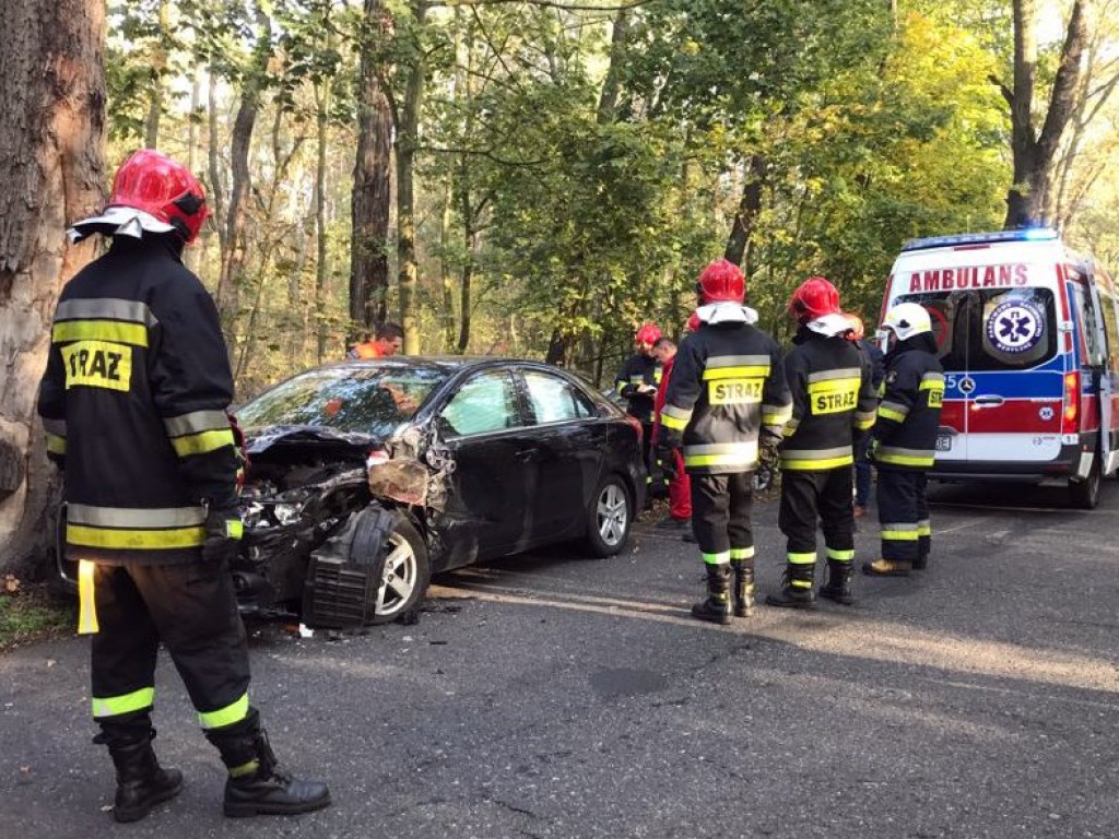 Laweta nie wyrobiła na zakręcie. Kolizja na drodze z Serbów do Goli