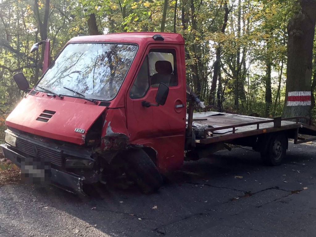 Laweta nie wyrobiła na zakręcie. Kolizja na drodze z Serbów do Goli