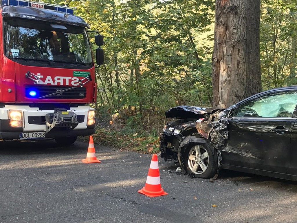 Laweta nie wyrobiła na zakręcie. Kolizja na drodze z Serbów do Goli