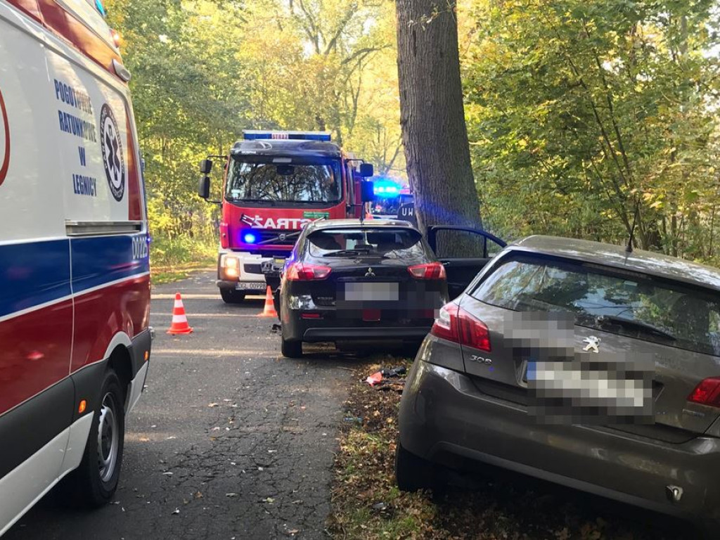 Laweta nie wyrobiła na zakręcie. Kolizja na drodze z Serbów do Goli