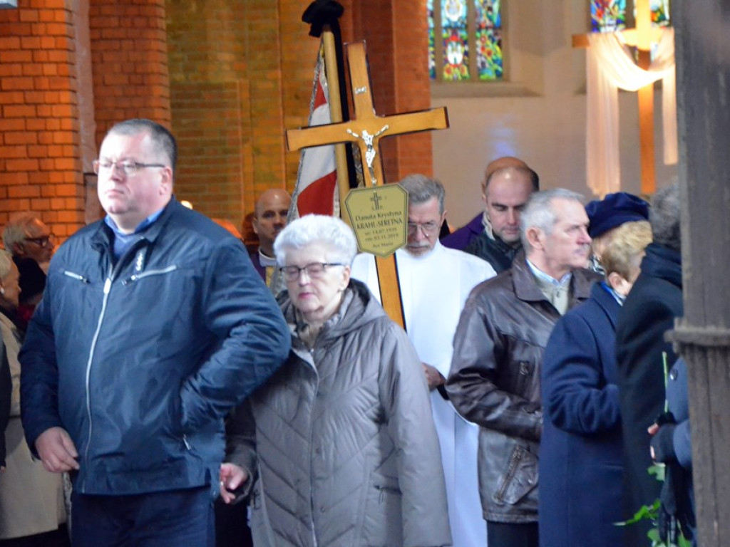 Ostatnia droga śp. Danuty Krahl-Seretnej. Znaną lekarkę żegnały tłumy