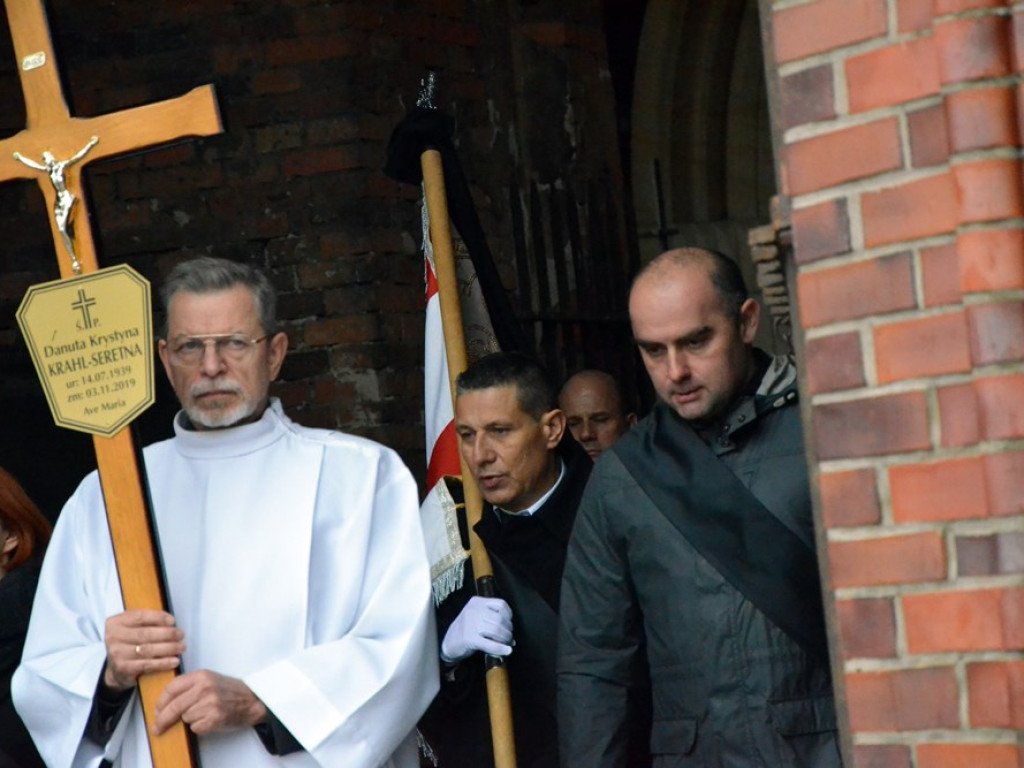 Ostatnia droga śp. Danuty Krahl-Seretnej. Znaną lekarkę żegnały tłumy