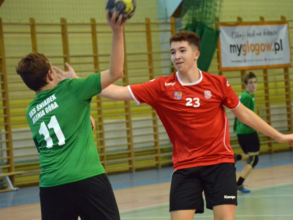 Szybko, łatwi i przyjemnie. Juniorzy młodsi rzucali na potęgę