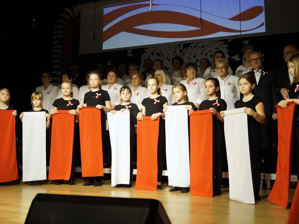 Wspólne śpiewanie pieśni patriotycznych to w Grębocicach tradycja