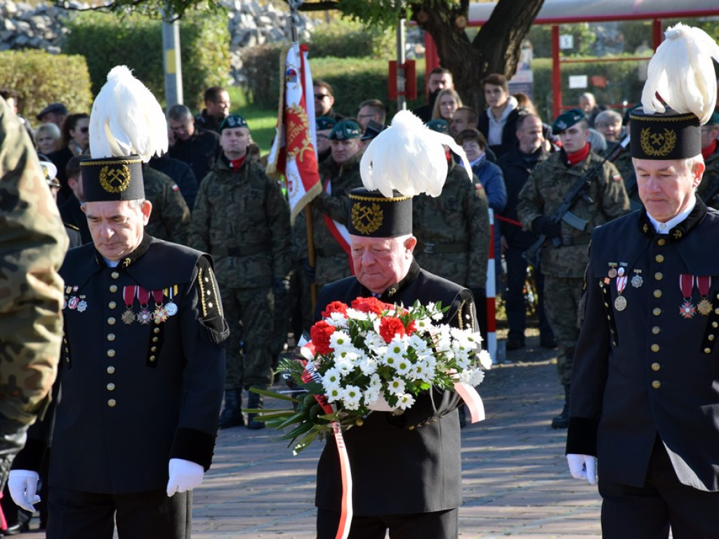 Z dumą świętujemy 101. rocznicę odzyskania niepodległości. Tłumy głogowian na mszy i pod pomnikiem