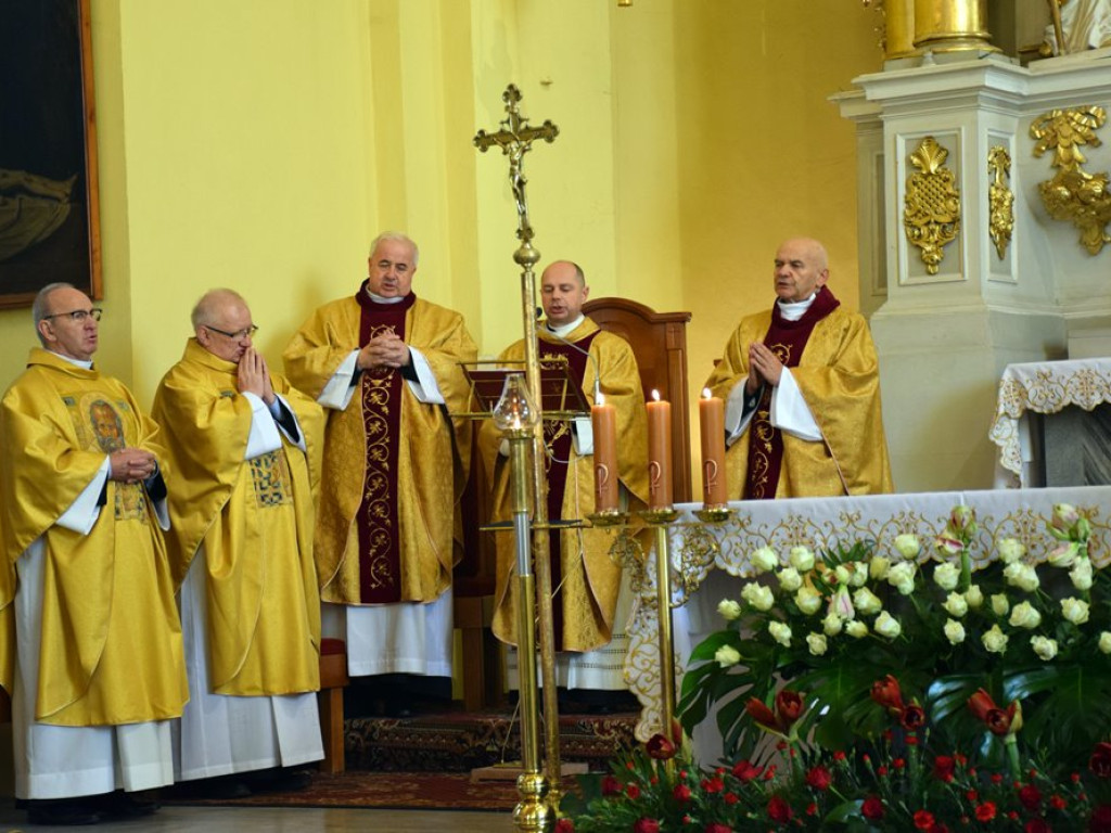 Z dumą świętujemy 101. rocznicę odzyskania niepodległości. Tłumy głogowian na mszy i pod pomnikiem