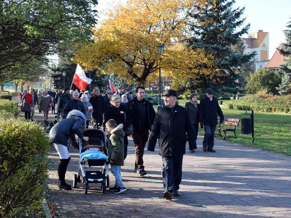 Z dumą świętujemy 101. rocznicę odzyskania niepodległości. Tłumy głogowian na mszy i pod pomnikiem