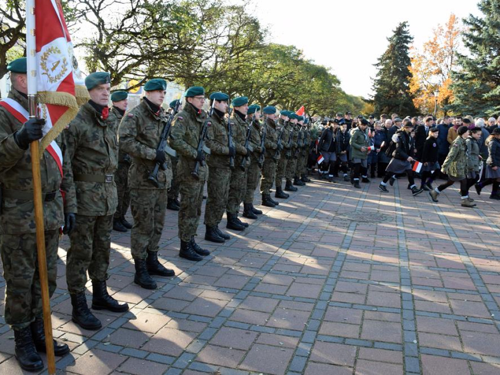 Z dumą świętujemy 101. rocznicę odzyskania niepodległości. Tłumy głogowian na mszy i pod pomnikiem