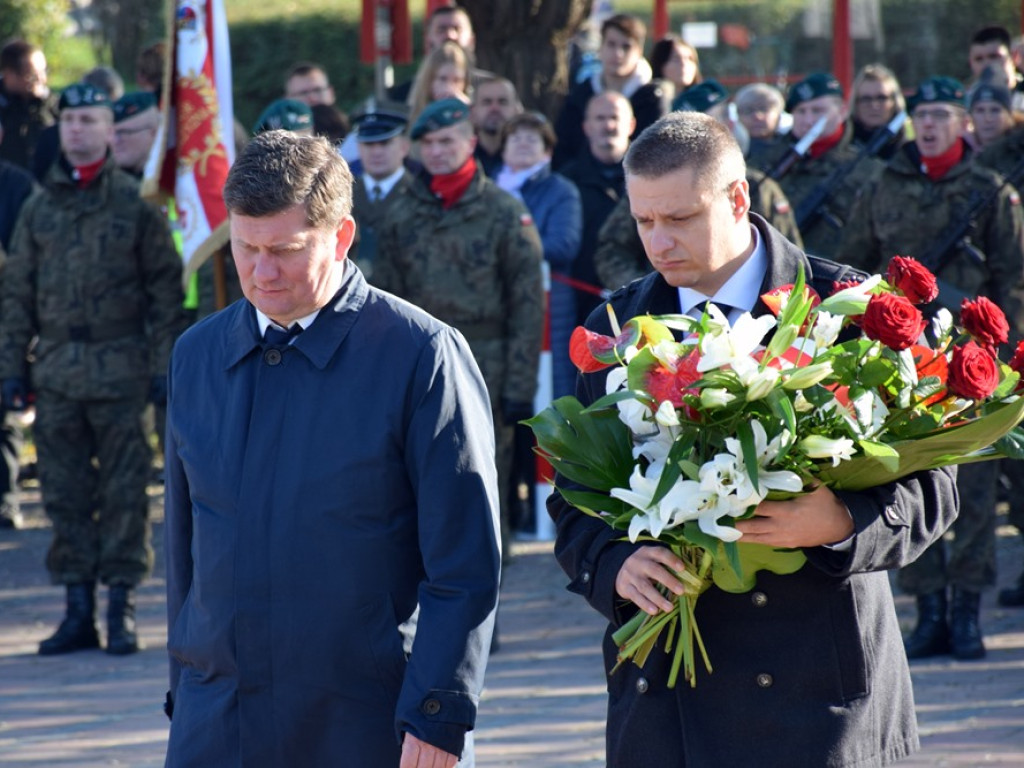Z dumą świętujemy 101. rocznicę odzyskania niepodległości. Tłumy głogowian na mszy i pod pomnikiem