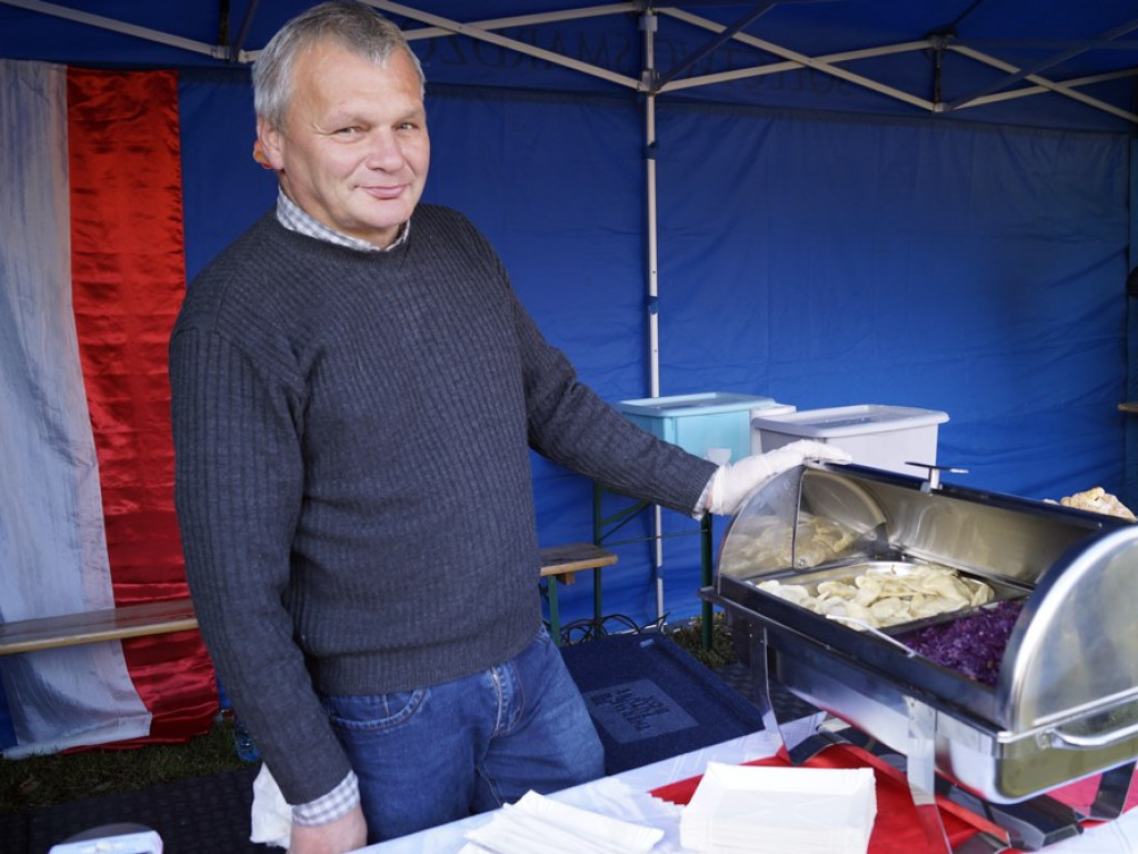 Można było tu pobiegać i dobrze zjeść. A ksiądz po mszy woził jeepem