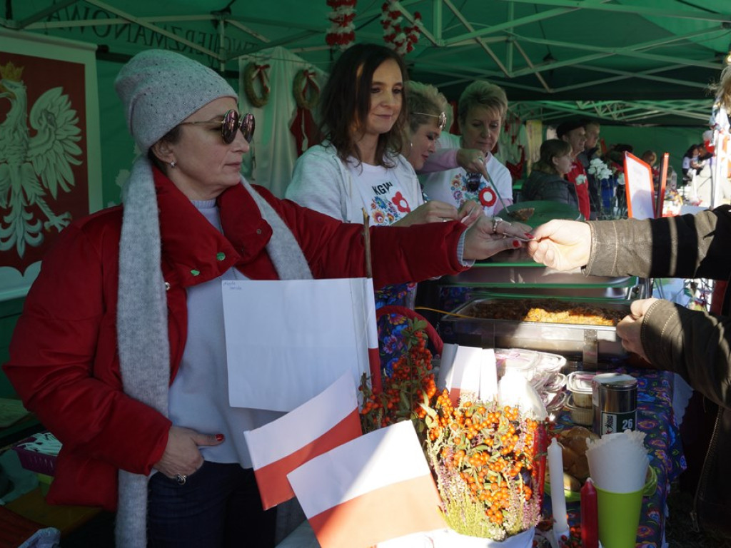 Można było tu pobiegać i dobrze zjeść. A ksiądz po mszy woził jeepem