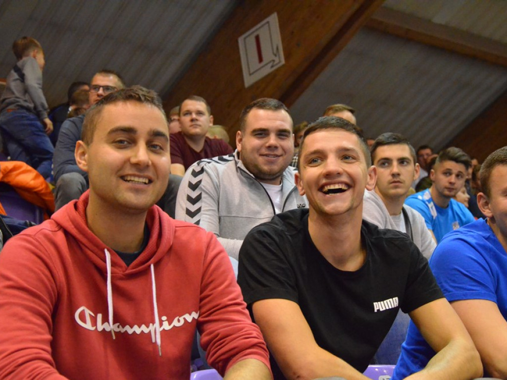 Na trybunach świetna zabawa! Mistrz Polski przyjechał do Głogowa