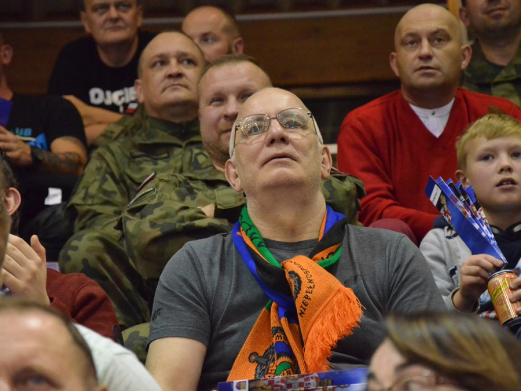 Na trybunach świetna zabawa! Mistrz Polski przyjechał do Głogowa
