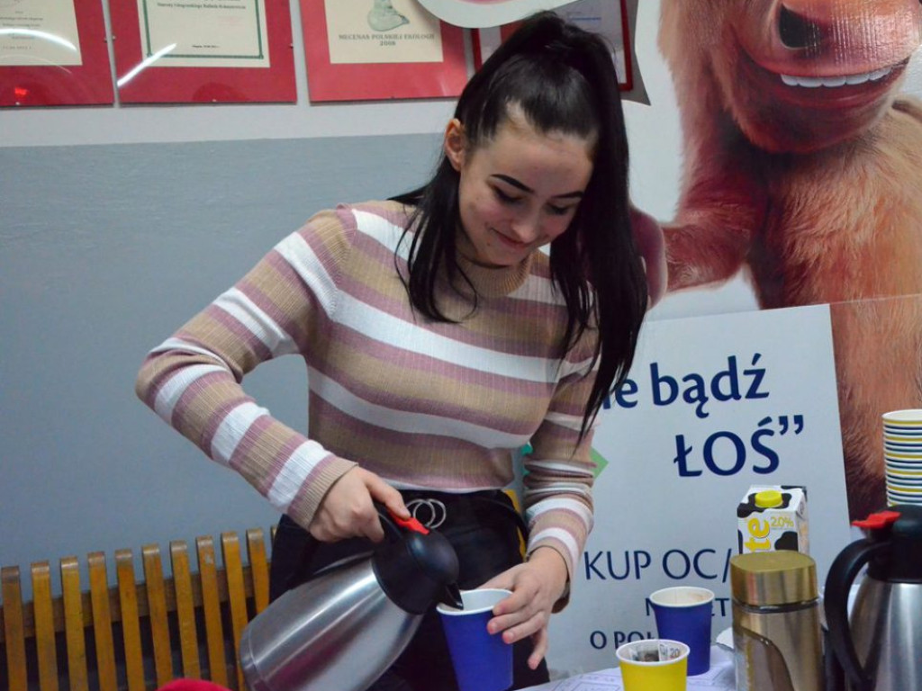 Uczniowie zbierają pieniądze na hospicjum. Upiekli ciasta i zrobili tosty
