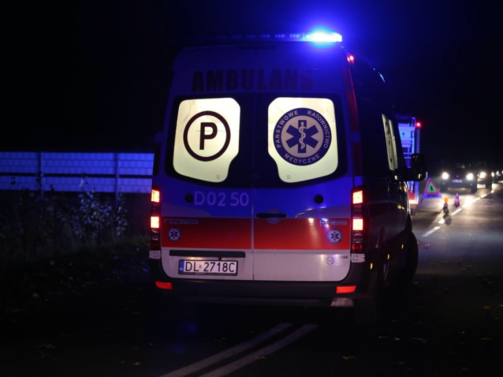 74-latek wpadł do rowu i dachował na drodze za Przedmościem