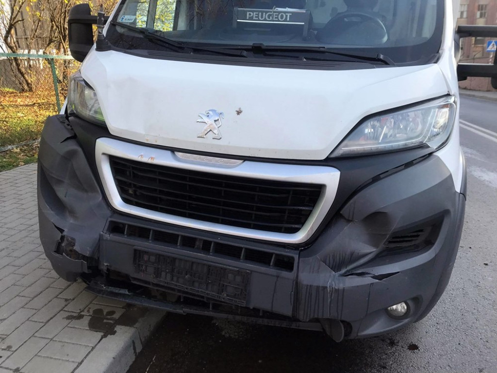 Kolizja na ulicy Rudnowskiej w Głogowie. Zderzyły się trzy busy