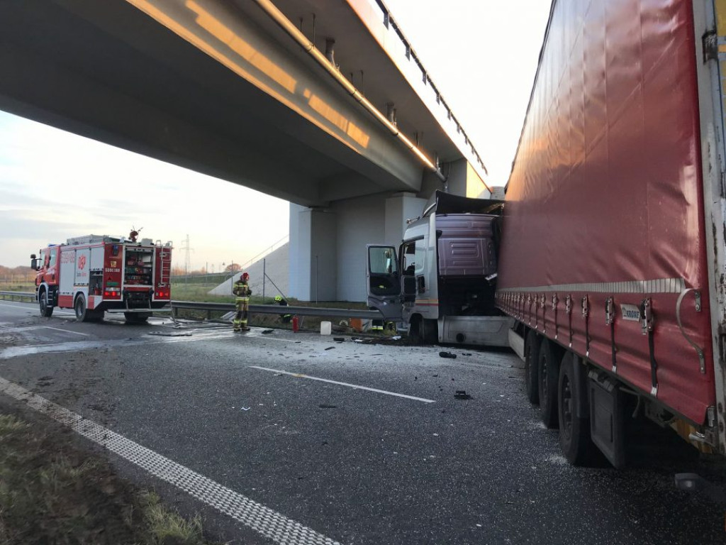 Wypadek na S3 pomiędzy Głogowem a Polkowicami. Jedna osoba ranna, droga zablokowana