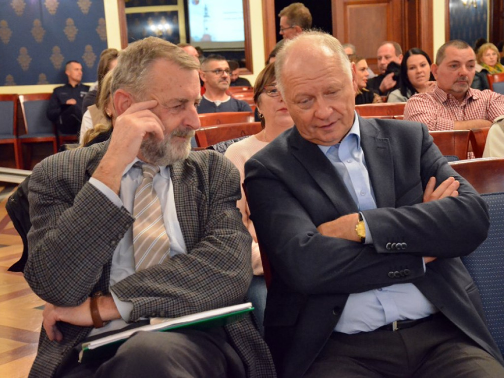 Prezydent spotkał się z mieszkańcami i... się zaczęło. Za mało parkingów, lustro nie w tym miejscu i wiele innych uwag