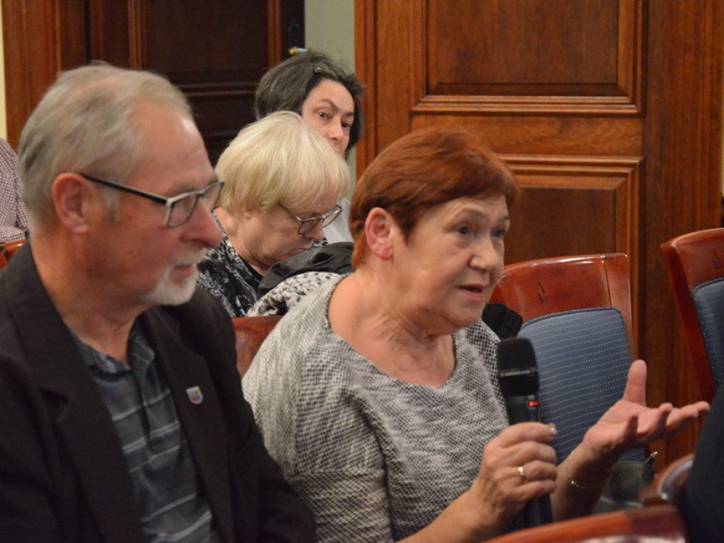 Prezydent spotkał się z mieszkańcami i... się zaczęło. Za mało parkingów, lustro nie w tym miejscu i wiele innych uwag