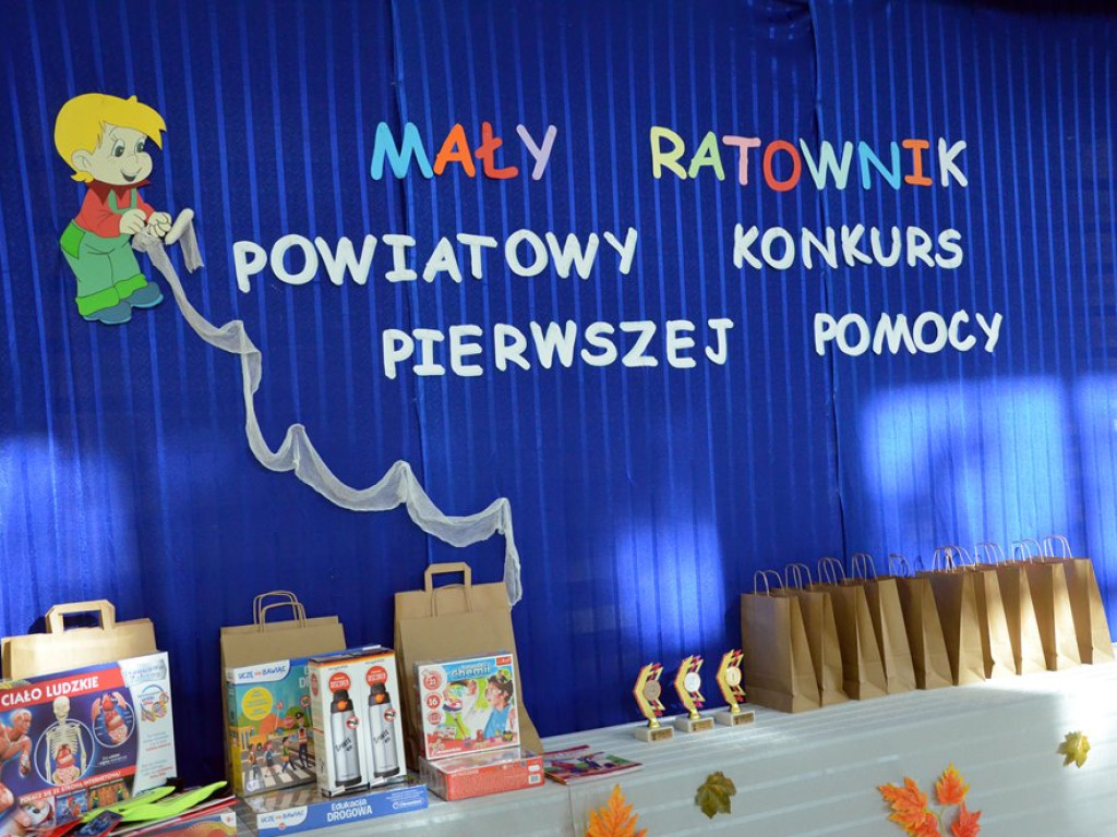 Udzielali pierwszej pomocy i zdobywali nagrody w powiatowym konkursie