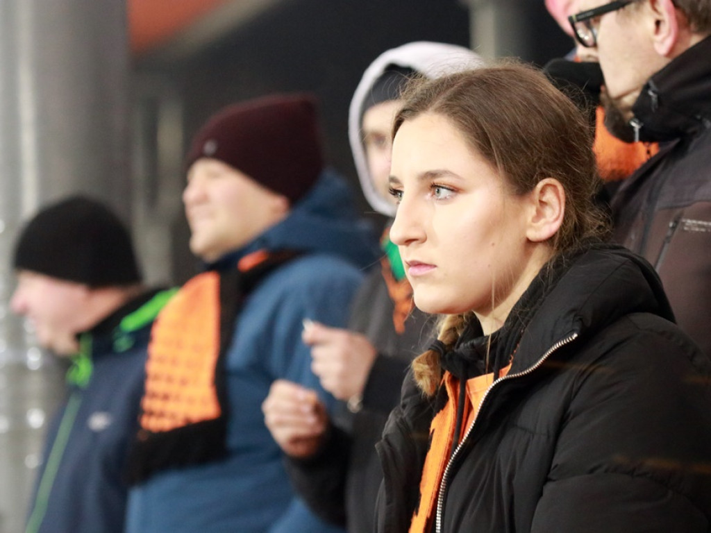 Na trybunach gorąco! Derby przyciągnęły na stadion sporo kibiców