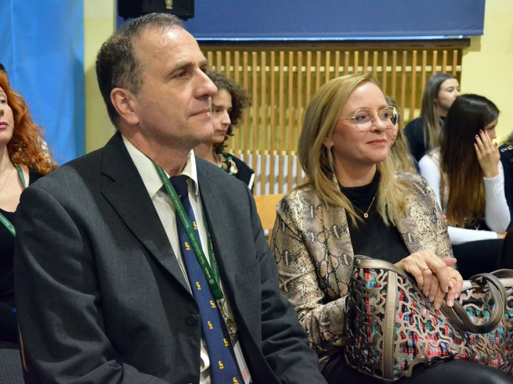 Cały ekonomik pomaga fundacji. Uczniowie zorganizowali charytatywny występ i kiermasz