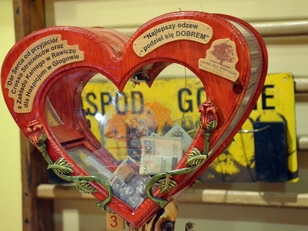 Cały ekonomik pomaga fundacji. Uczniowie zorganizowali charytatywny występ i kiermasz