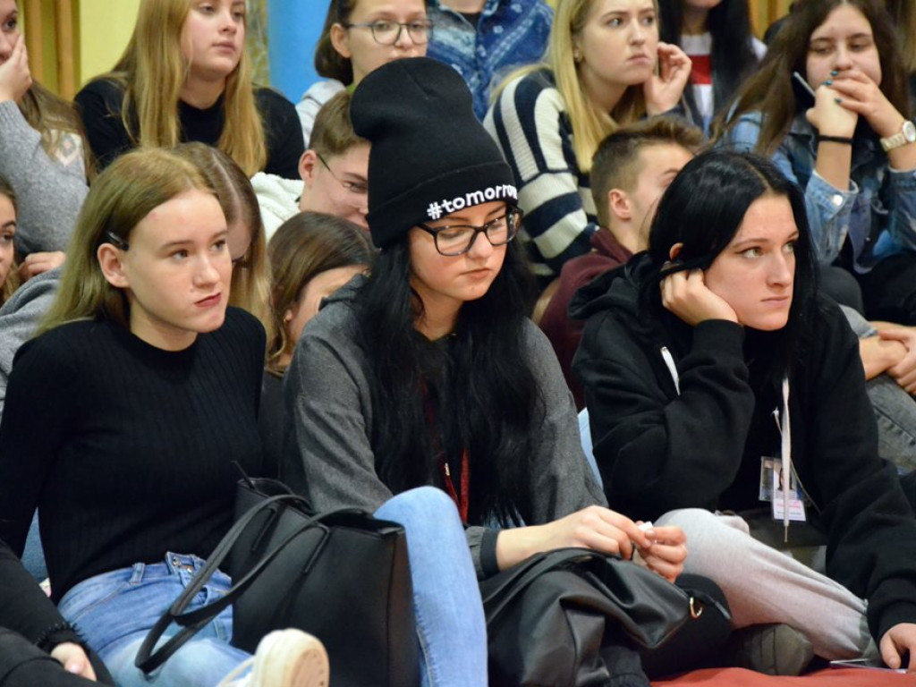 Cały ekonomik pomaga fundacji. Uczniowie zorganizowali charytatywny występ i kiermasz