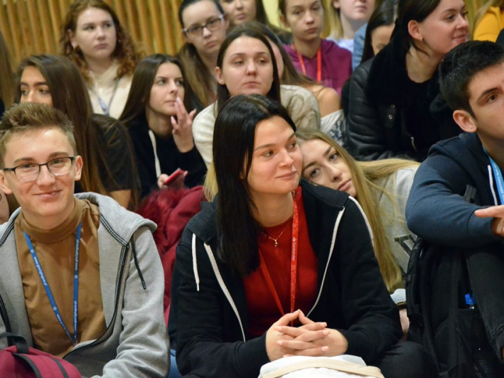 Cały ekonomik pomaga fundacji. Uczniowie zorganizowali charytatywny występ i kiermasz