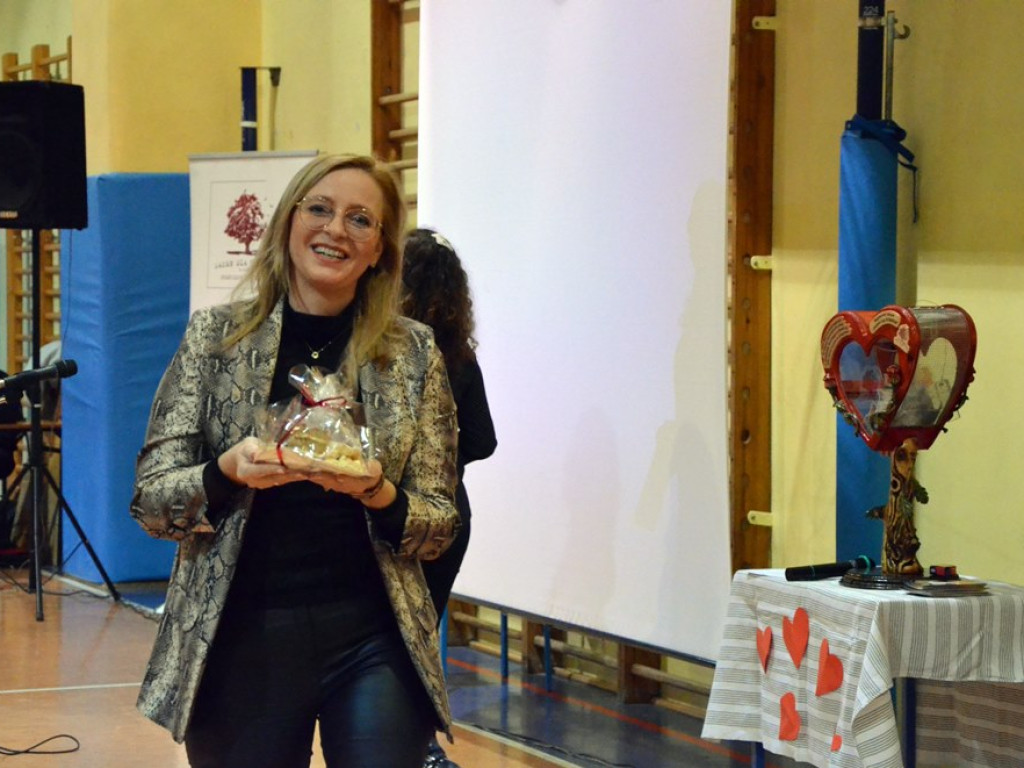 Cały ekonomik pomaga fundacji. Uczniowie zorganizowali charytatywny występ i kiermasz