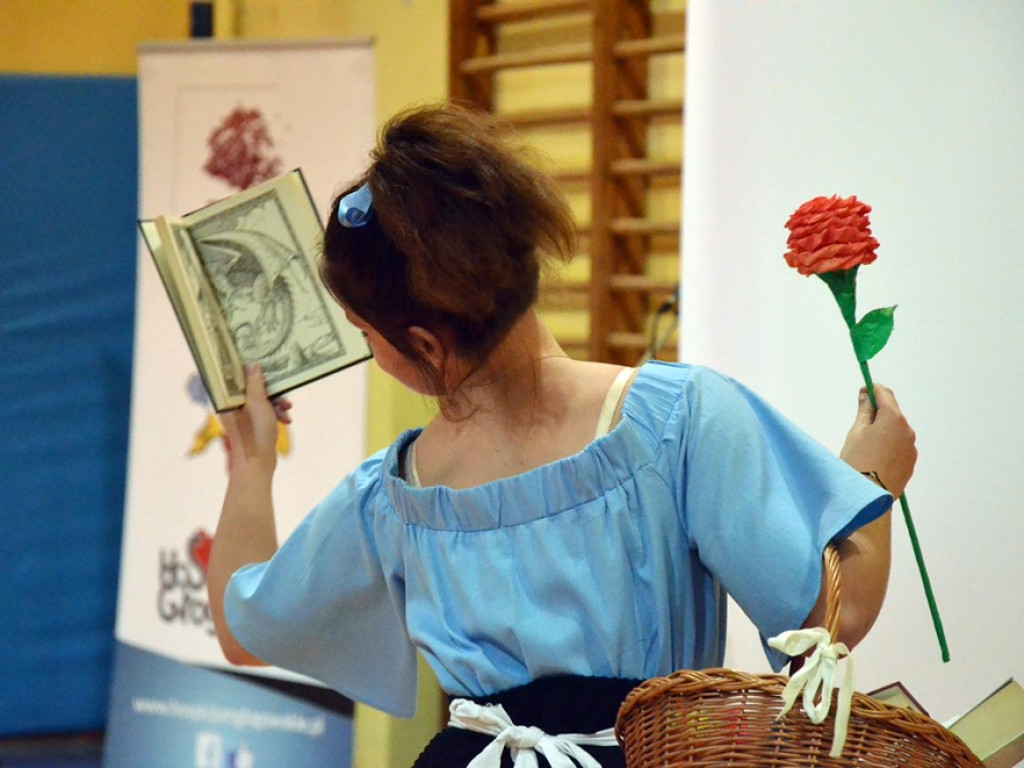 Cały ekonomik pomaga fundacji. Uczniowie zorganizowali charytatywny występ i kiermasz