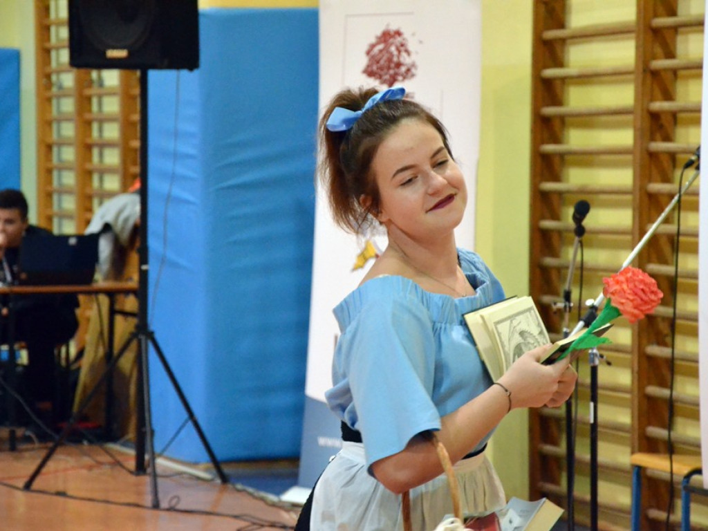 Cały ekonomik pomaga fundacji. Uczniowie zorganizowali charytatywny występ i kiermasz