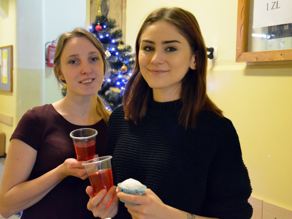 Cały ekonomik pomaga fundacji. Uczniowie zorganizowali charytatywny występ i kiermasz