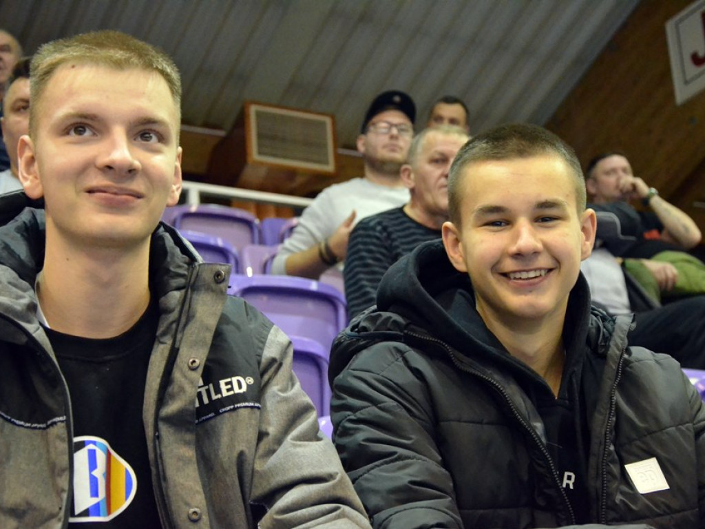 Czerwona kartka dla Babicza, bójka na parkiecie! Chrobry przegrywa w dramatycznych okolicznościach