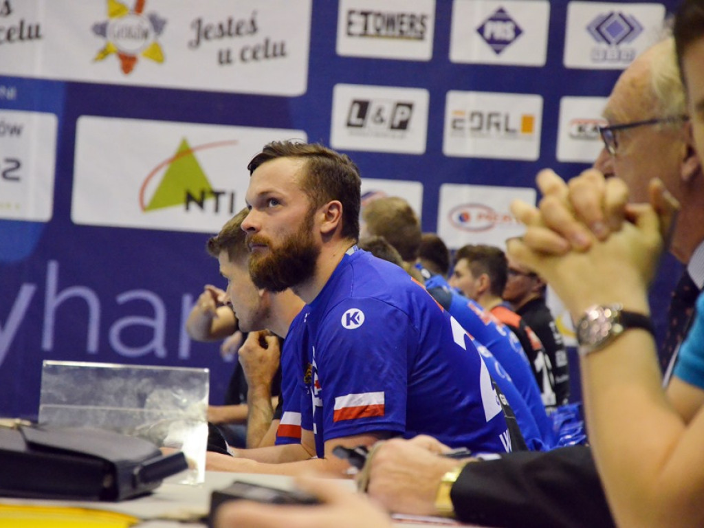 Czerwona kartka dla Babicza, bójka na parkiecie! Chrobry przegrywa w dramatycznych okolicznościach