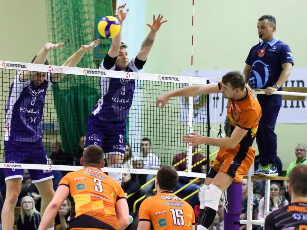 Nie był to łatwy mecz, ale zwycięski. Siatkarze dopisują kolejne punkty w lidze