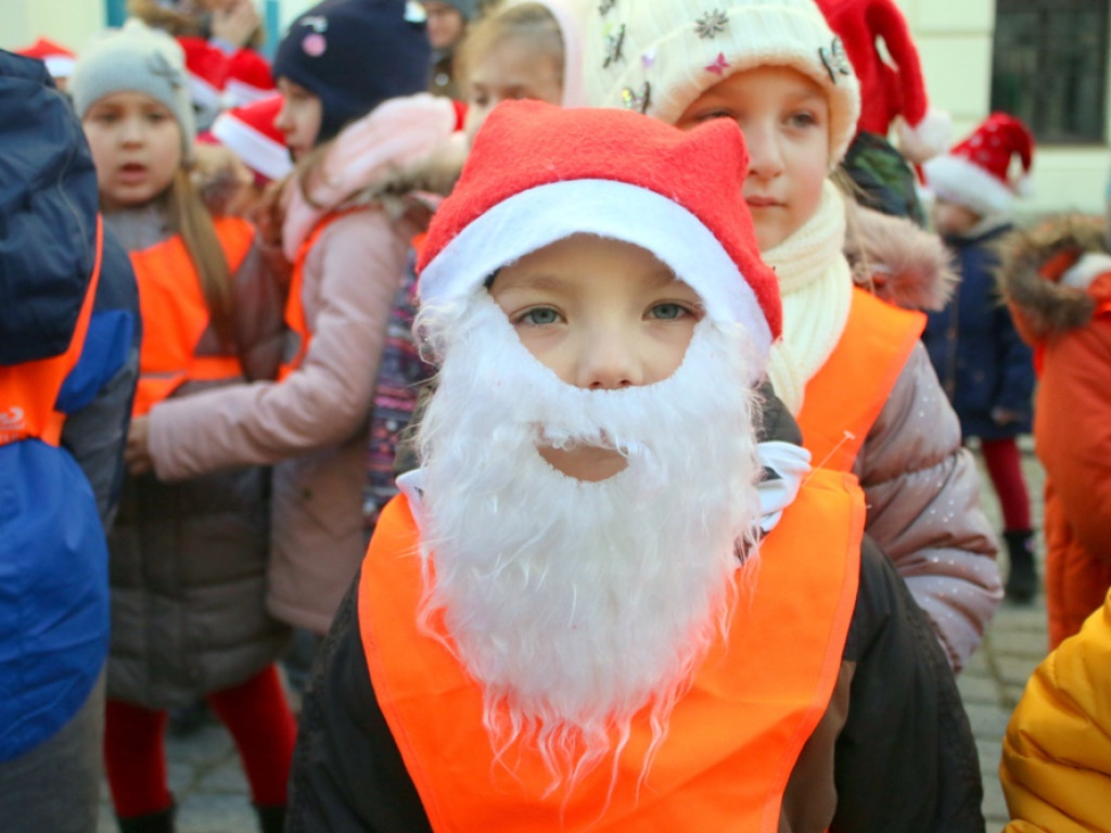 Najmłodsi głogowianie stroili choinki. Dziś na rynku wiele atrakcji