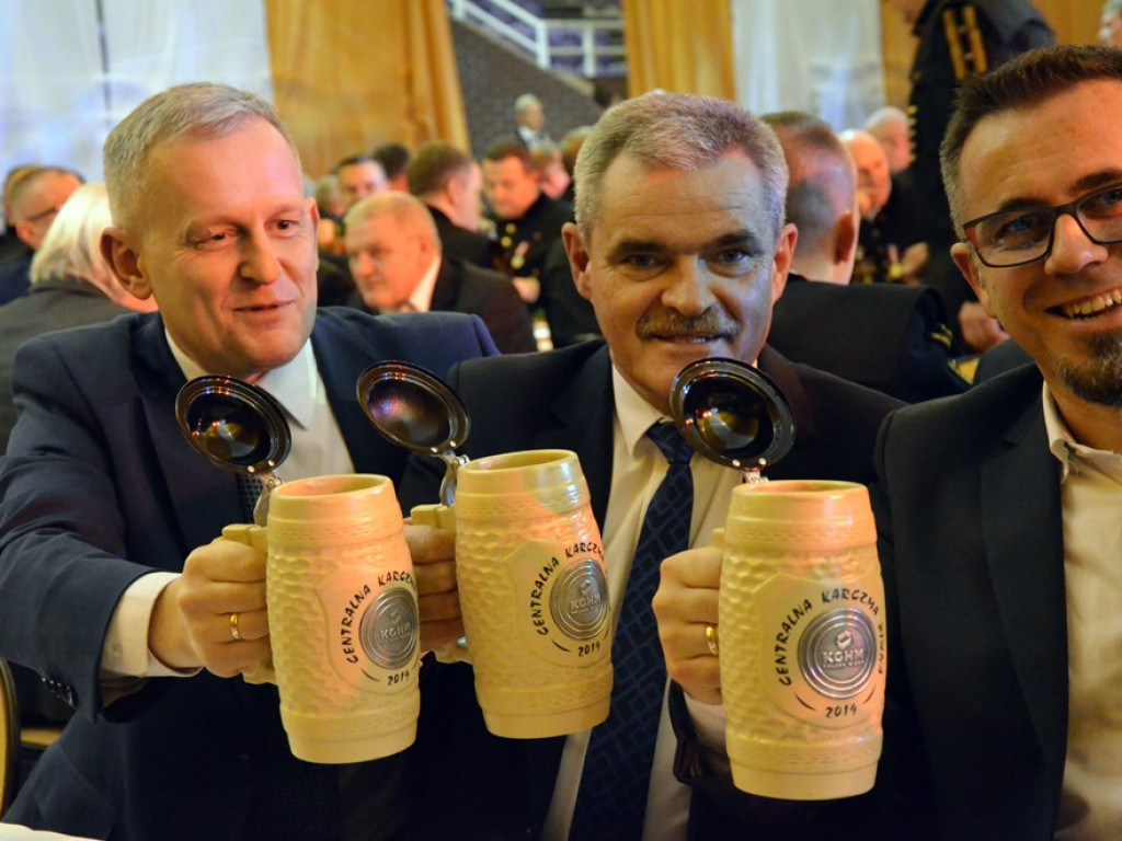 Niech żyje nam górniczy stan! Kufel w górę i za zdrowie górników